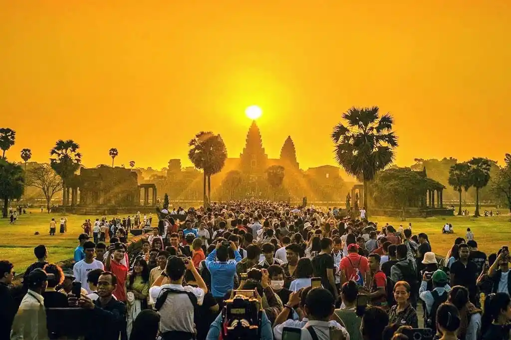 Angkor Wat Signature Sunrise Discovery Tour with Professional Guide